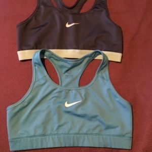 Like new - Nike sports bras